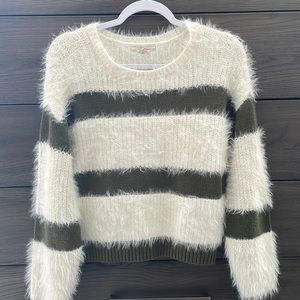 Chelsea & Violet Eyelash Sweater Sz S